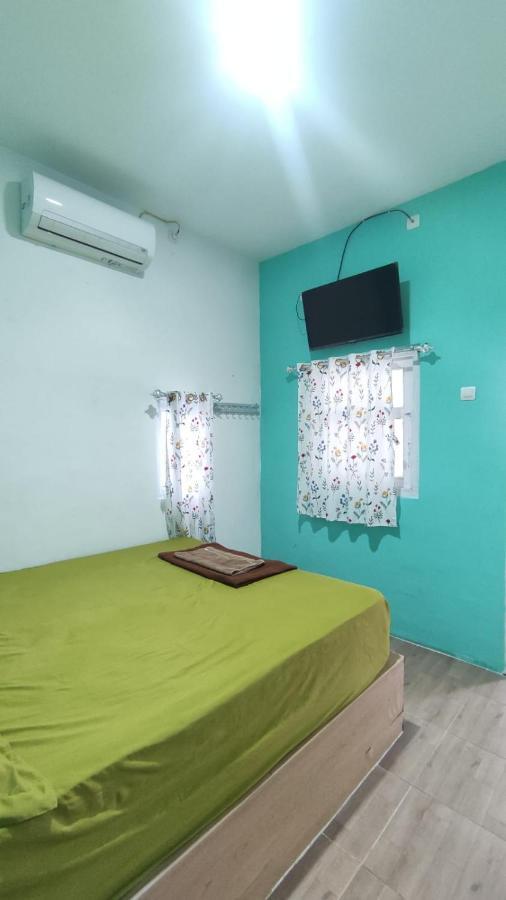 Rumah Teman Hostel Семаранг Екстер'єр фото